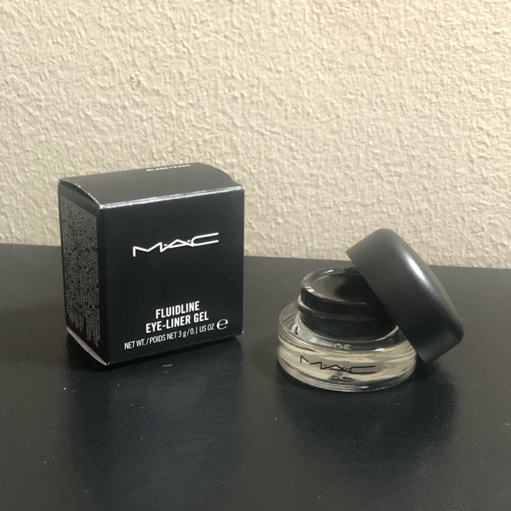 MAC Fluidline Eye- Liner Gel .1 US OZ; Blacktrack